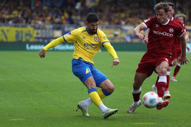 Braunschweig vs. Bielefeld, 2. BL Braunschweig, 30.08.2025, FUßBALL - Eintracht Braunschweig vs. Arminia Bielefeld, 2. BL, Saison 2025 26. Fabio Kaufmann (Eintracht Braunschweig), Felix Hagmann (Arminia Bielefeld) Braunschweig