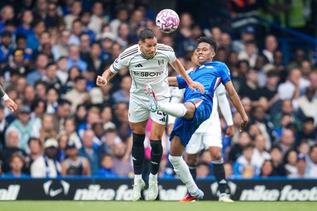 Premier League Chelsea v Fulham Estevao of Chelsea goes into challenge with high foot during the Premier League match Chelsea vs Fulham at Stamford Bridge, London, United Kingdom, 30th August 2025 (Photo by Harvey Murphy News Images) Copyright: xHarveyxMurphy NewsxImagesx