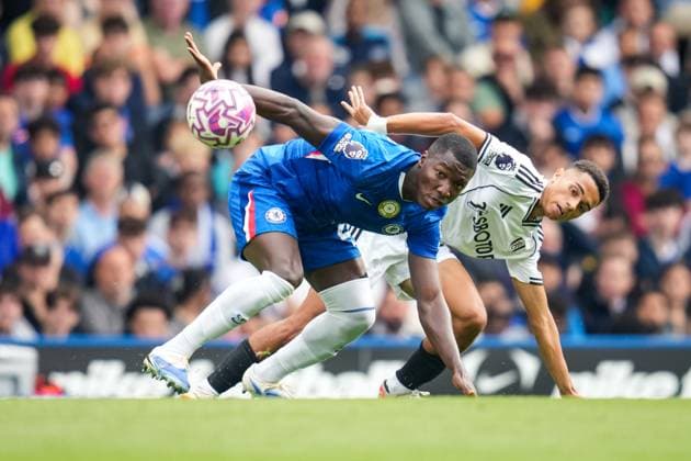Premier League Chelsea v Fulham Trevoh Chalobah of Chelsea and Joshua King of Fulham during the Premier League match Chelsea vs Fulham at Stamford Bridge, London, United Kingdom, 30th August 2025 (Photo by Harvey Murphy News Images) Copyright: xHarveyxMurphy NewsxImagesx