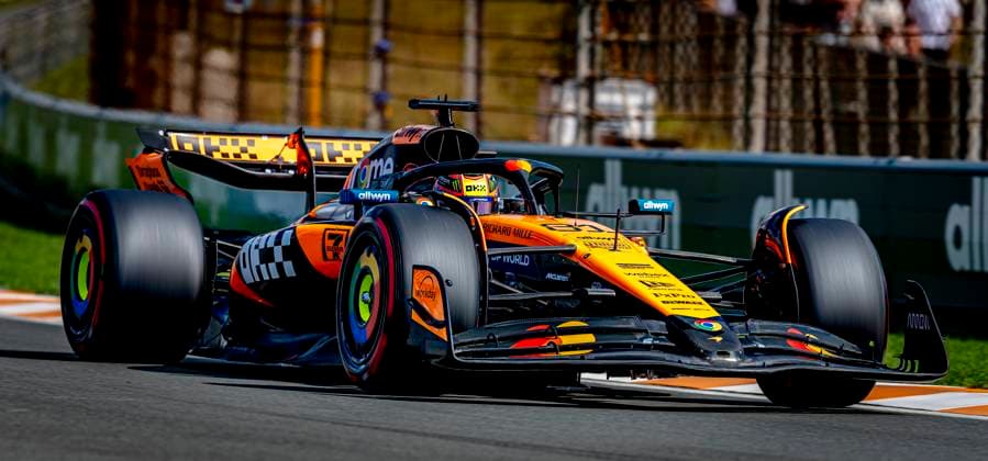 Formule 1 driver Oscar Piastri of McLaren during the match Formula 1 Zandvoort saturday 2025, free practice and qualification at the Formula 1 circuit Zandvoort for the Formula One Zandvoort saterday season 2025-2026 in ZANDVOORT, Netherlands on 30 august 2025, (photo by Marcel van Dorst EYE4images DeFodi Images)