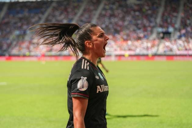 Sport Bilder des Tages Google Pixel Supercup der Frauen, FC Bayern München vs VfL Wolfsburg, 30.08.2025 Jovana Damnjanovi? (FC Bayern München, 9) mit Ihrem Jubel zum 2:0 Google Pixel Supercup der Frauen, FC Bayern München vs VfL Wolfsburg, BBBank Wildpark Karlsruhe, 30.08.2025 DFB DFL REGULATIONS PROHIBIT ANY USE OF PHOTOGRAPHS AS IMAGE SEQUENCES AND OR QUASI-VIDEO. Copyright: xBEAUTIFULxSPORTS Boscox