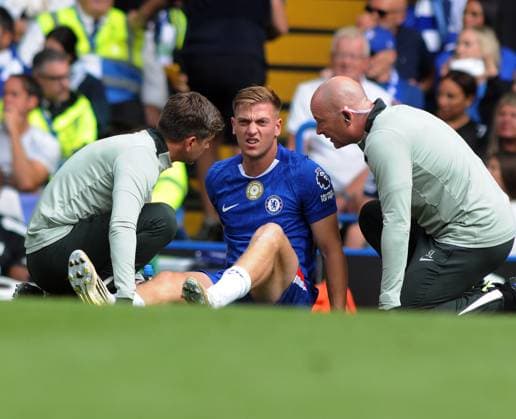 Football - 2025 2026 Premier League - Chelsea vs Fulham - Stamford Bridge - Saturday 30th August 2025 Injured Liam Delap of Chelsea receives treatment before being substituted 
