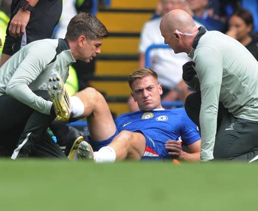 Football - 2025 2026 Premier League - Chelsea vs Fulham - Stamford Bridge - Saturday 30th August 2025 Injured Liam Delap of Chelsea receives treatment before being substituted 