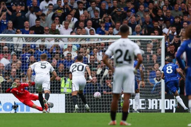 30th August 2025; Stamford Bridge, Chelsea, London, England: Premier League Football, Chelsea versus Fulham; Enzo Fernandez of Chelsea scores from a penalty kick in the 55th minute for 2-0  KatiexChan
