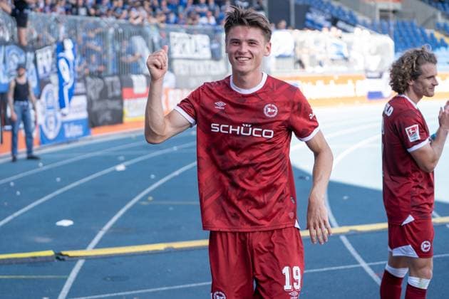 Maximilian Grosser (Nr. 19 DSC Arminia Bielefeld) GER, Eintracht Braunschweig gegen DSC Arminia Bielefeld, Fussball, 2. Bundesliga, 4. Spieltag, Spielzeit 2025 26, 30.08.2025 DFL REGULATIONS PROHIBIT ANY USE OF PHOTOGRAPHS AS IMAGE SEQUENCES AND OR QUASI-VIDEO GER, Eintracht Braunschweig gegen DSC Arminia Bielefeld, Fussball, 2. Bundesliga, 4. Spieltag, Spielzeit 2025 26, 30.08.2025 Braunschweig