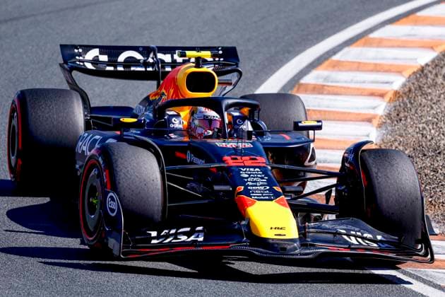 Yuki Tsunoda of Japan and Oracle Red Bull Racing competing in the Qualification of the Formula 1 Heineken Dutch Grand Prix 2025 on Day 2 at Circuit Zandvoort on August 30, 2025 in Zandvoort, Netherlands. (Photo by Marcel ter Bals DeFodi Images)