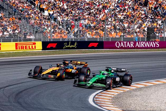 Nico Hülkenberg of Germany and Stake F1 Team Kick Sauber and Oscar Piastri of Australia and McLaren F1 Team competing in the Qualification of the Formula 1 Heineken Dutch Grand Prix 2025 on Day 2 at Circuit Zandvoort on August 30, 2025 in Zandvoort, Netherlands. (Photo by Marcel ter Bals DeFodi Images)