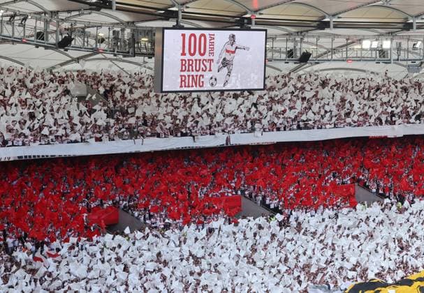 Sport Bilder des Tages Stuttgart , Bundesliga Fußball VfB Stuttgart vs. Borussia Mönchengladbach , Choreo der Stuttgarter Fans zu 100 Jahre Brustring Gemäß den Vorgaben der DFL Deutschen Fußball Liga ist es untersagt, in dem Stadion und oder vom Spiel angefertigte Fotoaufnahmen in Form von Sequenzbildern und oder videoähnlichen Fotostrecken zu verwerten bzw. verwerten zu lassen. *** Stuttgart , Bundesliga soccer VfB Stuttgart vs Borussia Mönchengladbach , Choreo of the Stuttgart fans for 100 years chest ring According to the regulations of the DFL German Football League, it is prohibited to use or have used photos taken in the stadium and or of the game in the form of sequential images and or video-like photo series
