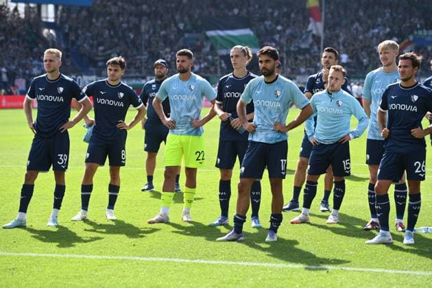 VFL Bochum enttaeuscht, enttäuscht, Enttäuschung, Enttaeuschung Fussball 2. Bundesliga, 4. Spieltag, matchday 4, VfL Bochum (BO) - SC Preussen Muenster (MS) 1-2 am 30.08.2025, Vonovia Ruhrstadion Bochum Deutschland. DFL regulations prohibit any use of photographs as image sequences and or quasi-video Â