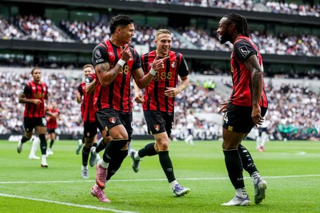 Premier League Tottenham Hotspur v Bournemouth Evanlison of AFC Bournemouth celebrates his goal with teammates to make it 0-1 during the Premier League match Tottenham Hotspur vs Bournemouth at Tottenham Hotspur Stadium, London, United Kingdom, 30th August 2025 (Photo by Izzy Poles News Images) London Tottenham Hotspur Stadium United Kingdom Copyright: xIzzyxPoles NewsxImagesx