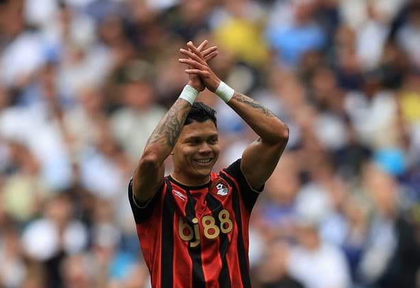 Tottenham Hotspur v Bournemouth Premier League 30 08 2025. Bournemouth Forward Evanilson (9) claps his sides effort during the Premier League match between Tottenham Hotspur and Bournemouth at Tottenham Hotspur Stadium, London, United Kingdom on 30 August 2025. London Tottenham Hotspur Stadium London United Kingdom Editorial use only DataCo restrictions apply See www.football-dataco.com , Copyright: xChrisxFoxwellx PSI-22713-0014