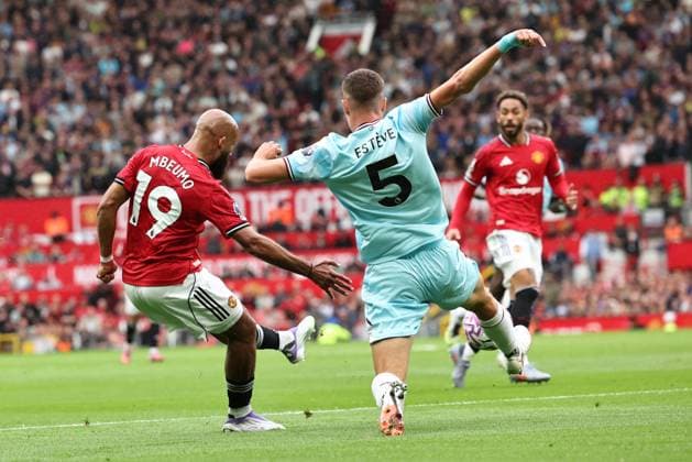 Premier League Manchester United, ManU v Burnley Bryan Mbeumo of Manchester United shoots on goal during the Premier League match Manchester United vs Burnley at Old Trafford, Manchester, United Kingdom, 30th August 2025 (Photo by Mark Cosgrove News Images) Manchester Old Trafford Greater Manchester United Kingdom Copyright: xMarkxCosgrove NewsxImagesx