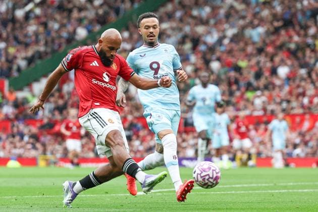 Premier League Manchester United, ManU v Burnley Bryan Mbeumo of Manchester United shoots on goal during the Premier League match Manchester United vs Burnley at Old Trafford, Manchester, United Kingdom, 30th August 2025 (Photo by Mark Cosgrove News Images) Manchester Old Trafford Greater Manchester United Kingdom Copyright: xMarkxCosgrove NewsxImagesx