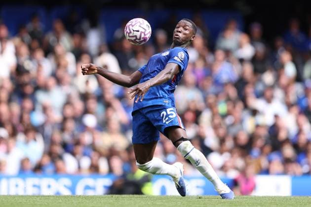 London, England, 30th August 2025. MoisÃ s Caicedo of Chelsea during the Chelsea vs Fulham Premier League match at Stamford Bridge, London. Picture credit should read: Paul Terry Sportimage EDITORIAL USE ONLY. No use with unauthorised audio, video, data, fixture lists, club league logos or live services. Online in-match use limited to 120 images, no video emulation. No use in betting, games or single club league player publications. SPI_072_PT_Chelsea_Fulham SPI-4094-0072