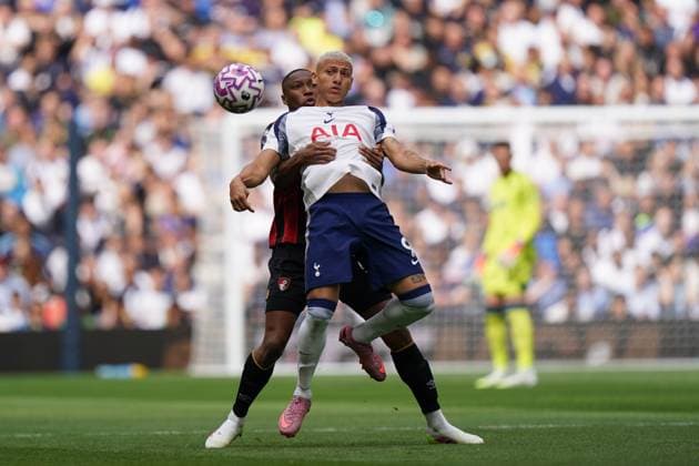 Tottenham Hotspur FC v Bournemouth FC, English Premier League Bafode Diakite of Bournemouth and Richarlison of Tottenham Hotspur battling for the ball during the Tottenham Hotspur FC v Bournemouth FC English Premier League match at the Tottenham Hotspur Stadium, London, England, United Kingdom on 30 August 2025 Credit: Dylan Hepworth Every Second Media Editorial use only. All images are copyright Every Second Media Limited. No images may be reproduced without prior permission. All rights reserved. Premier League and Football League images are subject to licensing agreements with Football DataCo Limited. see https: www.football-dataco.com Copyright: xIMAGO EveryxSecondxMediax ESM-1569-0042 DylanxHepworthx xEveryxSecondxMediax