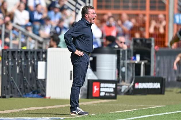 Dieter Hecking (Bochum Coach) unzufrieden enttäuscht enttaeuscht niedergeschlagen frustriert, 30.08.2025 Fussball VfL Bochum vs SC Preussen Muenster, Vonovia Ruhrstadion, Bochum, DFB DFL REGULATIONS PROHIBIT ANY USE OF PHOTOGRAPHS AS IMAGE SEQUENCES AND OR QUASI-VIDEO