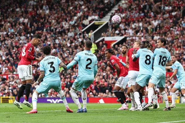 Premier League Manchester United, ManU v Burnley Casemiro of Manchester United heads cn goal the ball hits Martin Dubravka of Burnly and goes in for a home goal 1-0 United during the Premier League match Manchester United vs Burnley at Old Trafford, Manchester, United Kingdom, 30th August 2025 (Photo by Mark Cosgrove News Images) Manchester Old Trafford Greater Manchester United Kingdom Copyright: xMarkxCosgrove NewsxImagesx