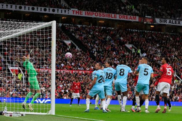 Manchester United, ManU v Burnley Premier League 30 08 2025. Josh Cullen (24) of Burnley scores an own goal to make it 1-0 during the Premier League match between Manchester United and Burnley at Old Trafford, Manchester, England on 30 August 2025. Manchester Old Trafford Greater Manchester England Editorial use only DataCo restrictions apply See www.football-dataco.com , Copyright: xConorxMolloyx PSI-22715-0038