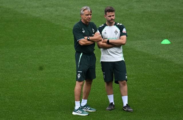 GER, 1. FBL, SV Werder Bremen vs Bayer 04 Leverkusen 30.08.2025, wohninvest Weserstadion, Bremen, GER, 1. FBL, SV Werder Bremen vs Bayer 04 Leverkusen im Bild picture shows Feature Impressionen Trainer Horst Steffen (Werder Bremen) Co-Trainer Raphael Duarte (Werder Bremen) *** GER, 1 FBL, SV Werder Bremen vs Bayer 04 Leverkusen 30 08 2025, wohninvest Weserstadion, Bremen, GER, 1 FBL, SV Werder Bremen vs Bayer 04 Leverkusen in the picture picture shows Feature Impressions Coach Horst Steffen Werder Bremen Co Coach Raphael Duarte Werder Bremen nordphotoxGmbHx xKokenge nph00001