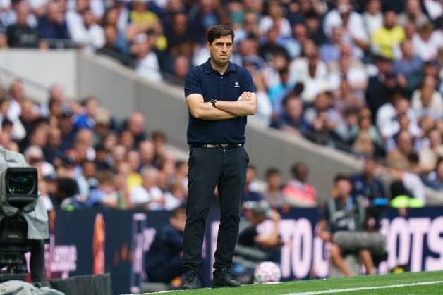 Tottenham Hotspur FC v Bournemouth FC, English Premier League Andoni Iraola, Manager of Bournemouth during the Tottenham Hotspur FC v Bournemouth FC English Premier League match at the Tottenham Hotspur Stadium, London, England, United Kingdom on 30 August 2025 Credit: Dylan Hepworth Every Second Media Editorial use only. All images are copyright Every Second Media Limited. No images may be reproduced without prior permission. All rights reserved. Premier League and Football League images are subject to licensing agreements with Football DataCo Limited. see https: www.football-dataco.com Copyright: xIMAGO EveryxSecondxMediax ESM-1569-0048 DylanxHepworthx xEveryxSecondxMediax