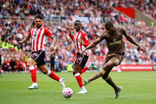 30th August 2025; Stadium of Light, Sunderland, England; Premier League Football, Sunderland versus Brentford; Igor Thiago of Brentford shoots and scores in the 22nd min  CraigxCowan