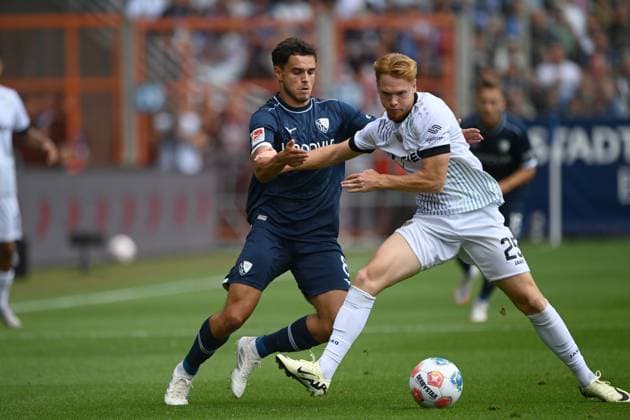 Kjell WAETJEN, W?tjen (BO) gegen Luca BOLEY (MS) Aktion, Zweikampf, Fussball 2. Bundesliga, 4. Spieltag, matchday 4, VfL Bochum (BO) - SC Preussen Muenster (MS) 1-2 am 30.08.2025, Vonovia Ruhrstadion Bochum Deutschland. DFL regulations prohibit any use of photographs as image sequences and or quasi-video Â