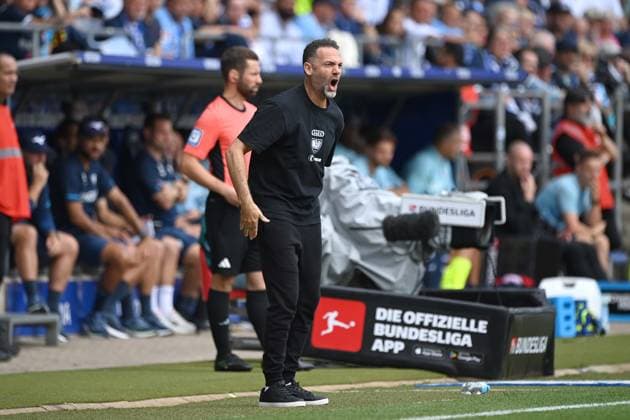 Trainer Alexander ENDE (MS) Gestik, gestikuliert, Fussball 2. Bundesliga, 4. Spieltag, matchday 4, VfL Bochum (BO) - SC Preussen Muenster (MS) 1-2 am 30.08.2025, Vonovia Ruhrstadion Bochum Deutschland. DFL regulations prohibit any use of photographs as image sequences and or quasi-video Â