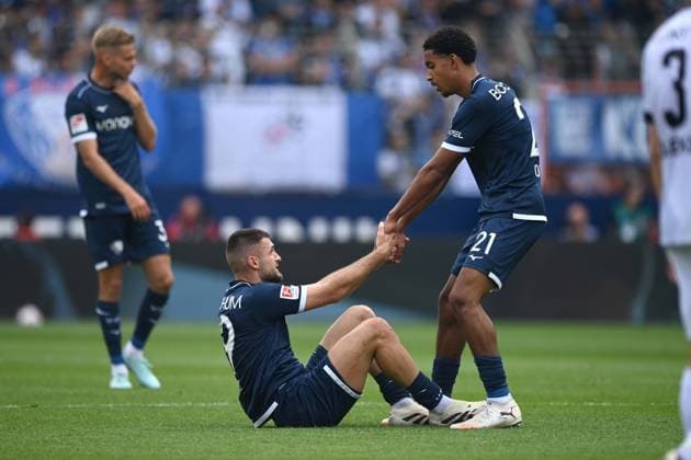 Matus BERO (BO) und Francis ONYEKA (BO) Fussball 2. Bundesliga, 4. Spieltag, matchday 4, VfL Bochum (BO) - SC Preussen Muenster (MS) 1-2 am 30.08.2025, Vonovia Ruhrstadion Bochum Deutschland. DFL regulations prohibit any use of photographs as image sequences and or quasi-video Â