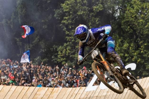 COUPE DU MONDE DE VTT AUX GETS PHOTOPQR LE DAUPHINE Grégory YETCHMENIZA ; Les Gets ; 30 08 2025 ; Les Gets (Haute-Savoie), 30 août. Les Gets accueillent une étape de coupe du monde de VTT. UCI DOWNHILL WORLD CUP sur notre photo : Rémi Thirion Grégory Yetchmeniza Le Dauphiné Libéré - Les Gets hosts a Mountain Bike World Cup stage France, Haute-Savoie August 30, 2025 Les Gets Haute-Savoie Rhône-Alpes France  Copyright: xPHOTOPQR LExDAUPHINE MAXPPPxGrégoryxYETCHMENIZAx 20250830JDL2952 20250830JDL2952