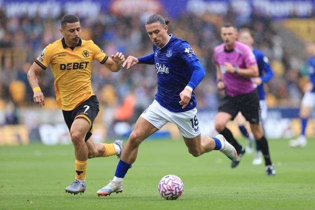 Football - Premier League - Wolverhampton Wanderers v Everton 30th August 2025 - Premier League - Wolverhampton Wanderers v Everton - Jack Grealish of Everton battles with Andre of Wolverhampton Wanderers - Photo: Simon Stacpoole Offside. Wolverhampton UK Copyright: xSimonxStacpoolexOffside