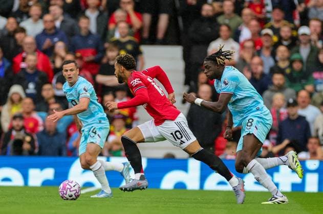 30th August 2025; Old Trafford, Manchester, England; Premier League Football, Manchester United, ManU versus Burnley; Matheus Cunha of Manchester United with the ball  RogerxEvans