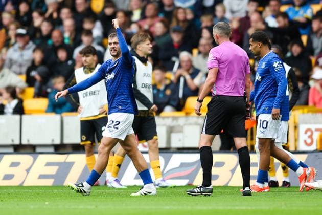 Wolverhampton, England, 30th August 2025. Kieran Dewsbury-Hall of Everton celebrates scoring his team™s third goal during the Wolverhampton Wanderers vs Everton Premier League match at Molineux, Wolverhampton. Picture credit should read: Jessica Hornby Sportimage EDITORIAL USE ONLY. No use with unauthorised audio, video, data, fixture lists, club league logos or live services. Online in-match use limited to 120 images, no video emulation. No use in betting, games or single club league player publications. SPI_034_JH_WOLVES_EVERTON SPI-4096-0034
