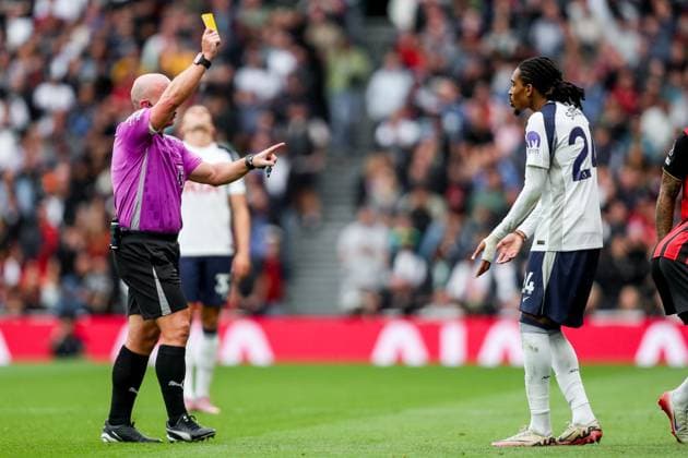 Premier League Tottenham Hotspur v Bournemouth Referee Simon Hooper shows Djed Spence of Tottenham Hotspur a yellow card during the Premier League match Tottenham Hotspur vs Bournemouth at Tottenham Hotspur Stadium, London, United Kingdom, 30th August 2025 (Photo by Izzy Poles News Images) London Tottenham Hotspur Stadium United Kingdom Copyright: xIzzyxPoles NewsxImagesx