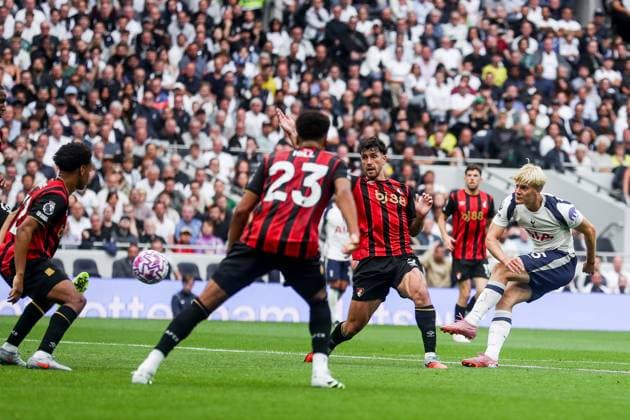 Premier League Tottenham Hotspur v Bournemouth Lucas Bergvall of Tottenham Hotspur shoots during the Premier League match Tottenham Hotspur vs Bournemouth at Tottenham Hotspur Stadium, London, United Kingdom, 30th August 2025 (Photo by Izzy Poles News Images) London Tottenham Hotspur Stadium United Kingdom Copyright: xIzzyxPoles NewsxImagesx