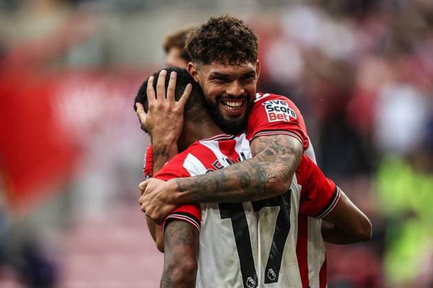 Premier League Sunderland v Brentford Reinildo Mandava of Sunderland and Omar Alderete of Sunderland celebrate the win during the Premier League match Sunderland vs Brentford at Stadium Of Light, Sunderland, United Kingdom, 30th August 2025 (Photo by Alfie Cosgrove News Images) Sunderland Stadium Of Light Tyne and Wear United Kingdom Copyright: xAlfiexCosgrove NewsxImagesx