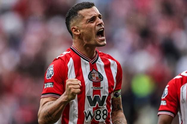 Premier League Sunderland v Brentford Granit Xhaka of Sunderland celebrates the win during the Premier League match Sunderland vs Brentford at Stadium Of Light, Sunderland, United Kingdom, 30th August 2025 (Photo by Alfie Cosgrove News Images) Sunderland Stadium Of Light Tyne and Wear United Kingdom Copyright: xAlfiexCosgrove NewsxImagesx