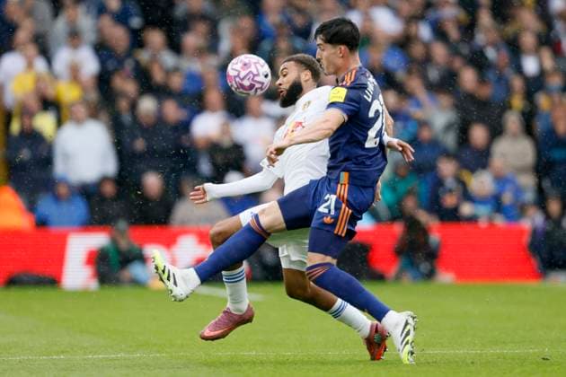 Leeds United v Newcastle United - Premier League Jayden Bogle of Leeds United and Tino Livramento of Newcastle United challenge during the Premier League match between Leeds United and Newcastle United at Elland Road on August 30, 2025 in Leeds, England. Leeds Elland Road England United Kingdom Copyright: xRichardxSellers Sportsphoto APLx 14133879