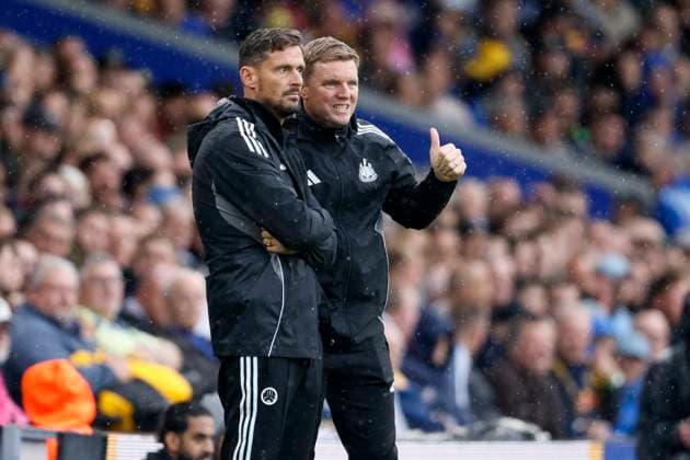 Leeds United v Newcastle United - Premier League Jason Tindall, Assistant manager of Newcastle United and Eddie Howe, Manager of Newcastle United on the side line during the Premier League match between Leeds United and Newcastle United at Elland Road on August 30, 2025 in Leeds, England. Leeds Elland Road England United Kingdom Copyright: xRichardxSellers Sportsphoto APLx 14133880