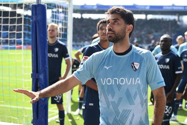 Gerrit HOLTMANN (BO) VFL Bochum enttaeuscht, enttäuscht, Enttäuschung, Enttaeuschung Fussball 2. Bundesliga, 4. Spieltag, matchday 4, VfL Bochum (BO) - SC Preussen Muenster (MS) 1-2 am 30.08.2025, Vonovia Ruhrstadion Bochum Deutschland. DFL regulations prohibit any use of photographs as image sequences and or quasi-video Â