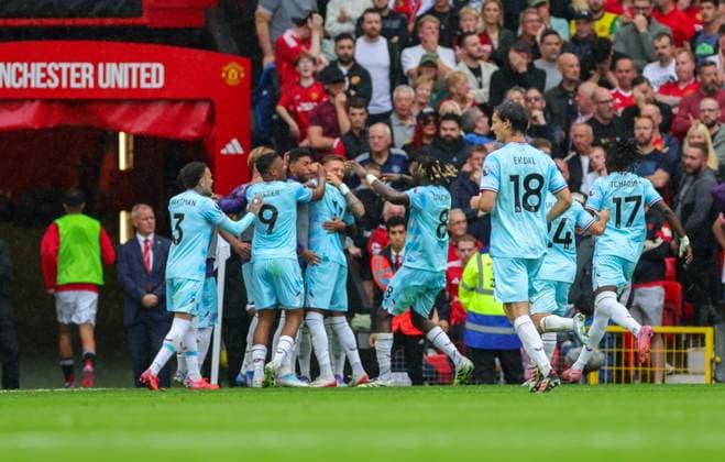30th August 2025; Old Trafford, Manchester, England; Premier League Football, Manchester United, ManU versus Burnley; Burnley celebrate a goal by Jaidon Anthony to make the score 2-2 in the 66th minute  RogerxEvans
