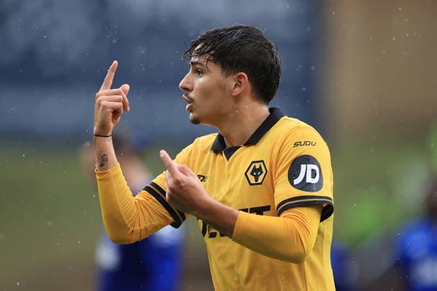 Football - Premier League - Wolverhampton Wanderers v Everton 30th August 2025 - Premier League - Wolverhampton Wanderers v Everton - Rodrigo Gomes of Wolverhampton Wanderers - Photo: Simon Stacpoole Offside. Wolverhampton UK Copyright: xSimonxStacpoolexOffside