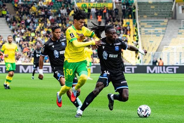 FOOTBALL : FC Nantes vs AJ Auxerre - Ligue 1 - JournÃ e 3 - 30 08 2025 Yassine Benhattab (FC NANTES) Gideon Mensah (AJ Auxerre) NantesFrance  Copyright: xBaptistexAutissierx