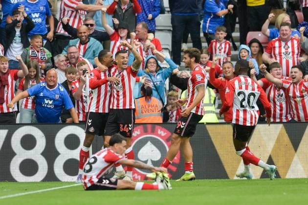 Sunderland v Brentford - Premier League Wilson Isidor of Sunderland AFC celebrates his winning goal with Granit Xhaka of Sunderland AFC during the Premier League match between Sunderland and Brentford at the Stadium Of Light in Sunderland, England, on August 30, 2025. Sunderland Tyne and Wear United Kingdom  Copyright: xMIxNewsx originalFilename:fletcher-sunderla250830_nptne.jpg