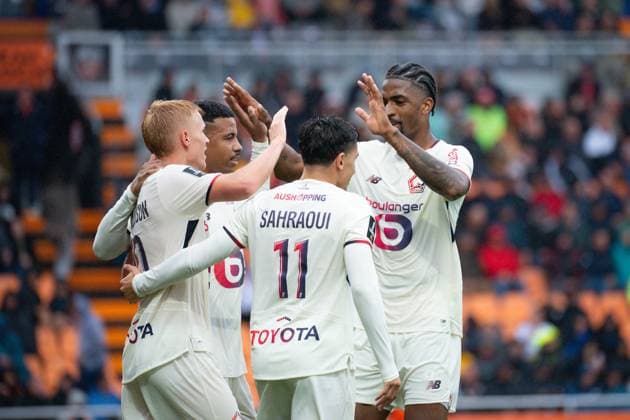 FOOTBALL : Lorient vs Lille - Ligue 1 - 30 08 2025 Hakon Haraldsson ( 10 - Lille ) celebrates with teammates during the Ligue 1 match between FC Lorient and Lille OSC at Stade Yves Allainmat on August 30, 2025 in Lorient, France. ( Photo by Federico Pestellini PsnewZ ) - LorientFrance  Copyright: xFedericoxPestellinix
