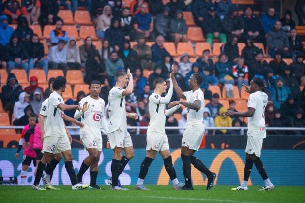 FOOTBALL : Lorient vs Lille - Ligue 1 - 30 08 2025 Matias Fernandez Pardo ( 7 - Lille ) celebrates with teammates during the Ligue 1 match between FC Lorient and Lille OSC at Stade Yves Allainmat on August 30, 2025 in Lorient, France. ( Photo by Federico Pestellini PsnewZ ) - LorientFrance  Copyright: xFedericoxPestellinix