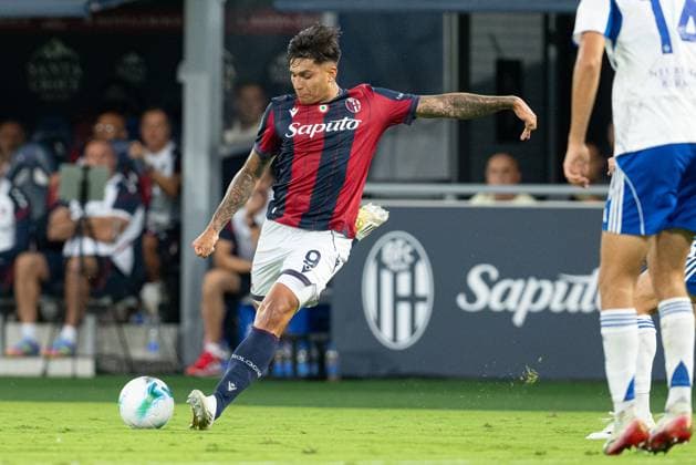 Foto IPP Damiano Fiorentini Bologna 30 08 2025 Calcio campionato serie A 2025-2026 partita: Bologna-Como nella foto: Santiago Castro in azione Italy Photo Press World Copyright italy ITALY  Copyright: xR4924_italyphotopressx