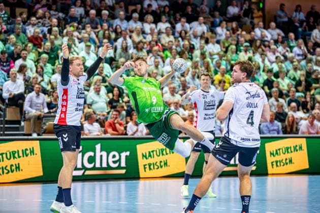 Handball Bundesliga; HSG Wetzlar - SG Flensburg-Handewitt, 30.08.25 Niklas Theiß (HSG Wetzlar, 9), Johannes Golla (SG Flensburg-Handewitt, 4), Emil Jakobsen (SG Flensburg-Handewitt, 31), Kent Robin Tønnesen (SG Flensburg-Handewitt, 23) Handball Bundesliga; HSG Wetzlar - SG Flensburg-Handewitt: Wetzlar, 30.08.25 Copyright: xBEAUTIFULxSPORTS Roeczeyx