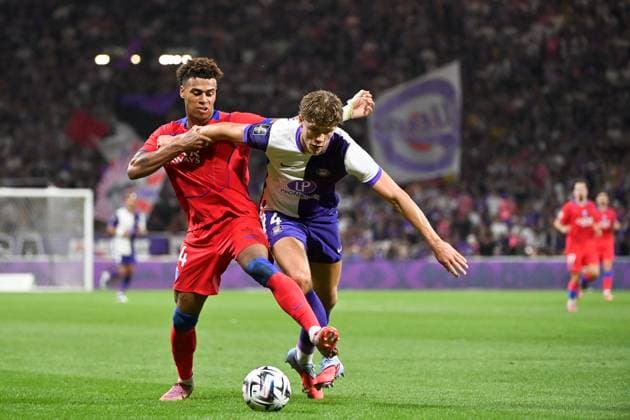 Toulouse FC v Paris Saint-Germain - Ligue 1 McDonald s 2025 2026 04 Charlie CRESSWELL (tfc) - 14 Desire DOUE (psg) during the Ligue 1 McDonald s match between Toulouse and Paris at Stadium de Toulouse on August 30, 2025 in Toulouse, France. Toulouse France  Copyright: xFEPx 776348117