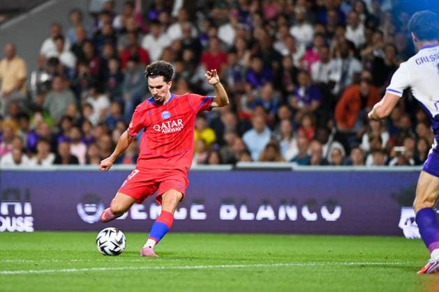 Toulouse FC v Paris Saint-Germain - Ligue 1 McDonald s 2025 2026 17 VITINHA (psg) during the Ligue 1 McDonald s match between Toulouse and Paris at Stadium de Toulouse on August 30, 2025 in Toulouse, France. Toulouse France  Copyright: xFEPx 776348117