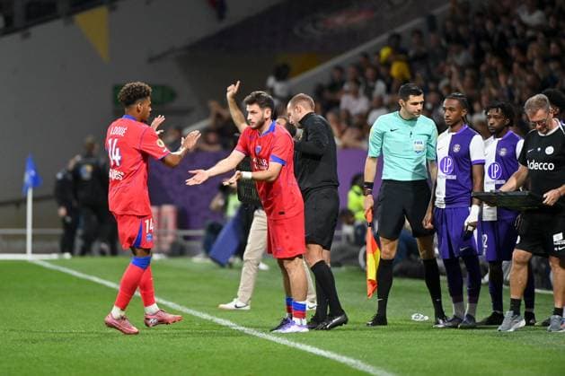 Toulouse FC v Paris Saint-Germain - Ligue 1 McDonald s 2025 2026 07 Khvicha KVARATSKHELIA (psg) during the Ligue 1 McDonald s match between Toulouse and Paris at Stadium de Toulouse on August 30, 2025 in Toulouse, France. Toulouse France  Copyright: xFEPx 776348117